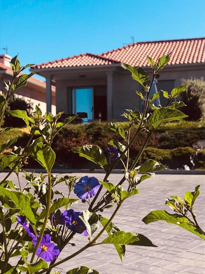 Casa Con Jardin Al Lado De Playa Hio Villa Vilanova  Eksteriør bilde